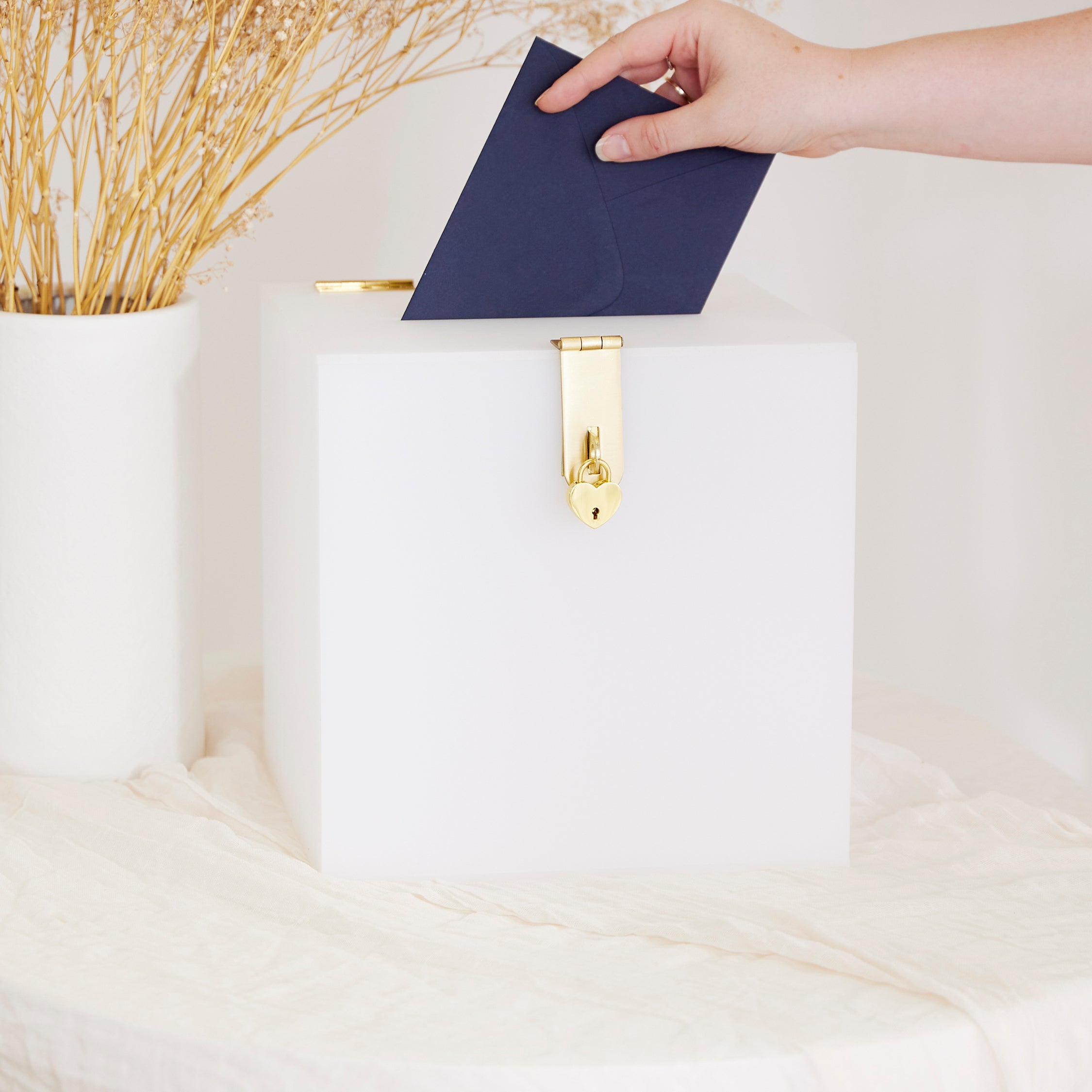 Acrylic Wishing Well - White Frost