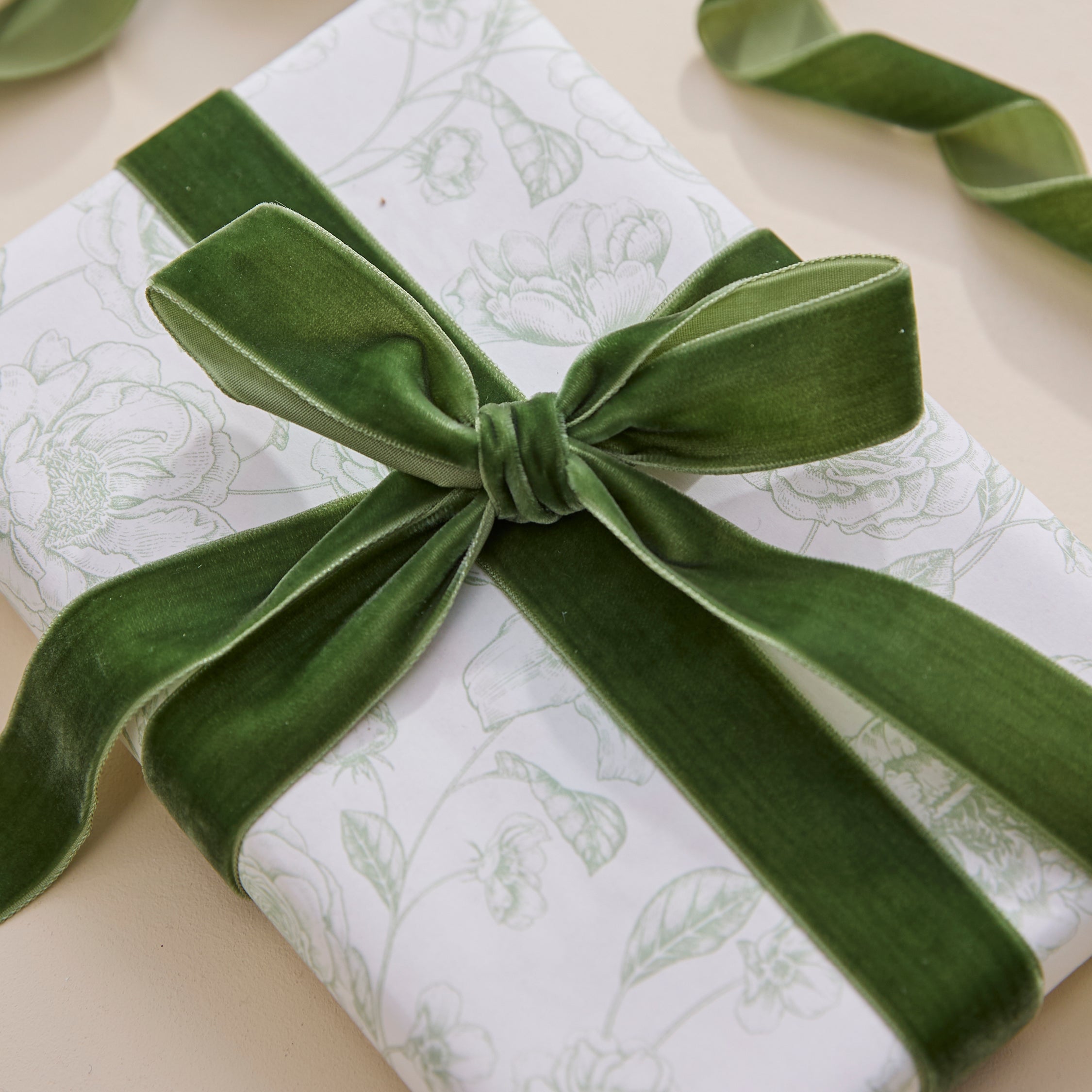 Velvet Ribbon Large Roll - Pine Green